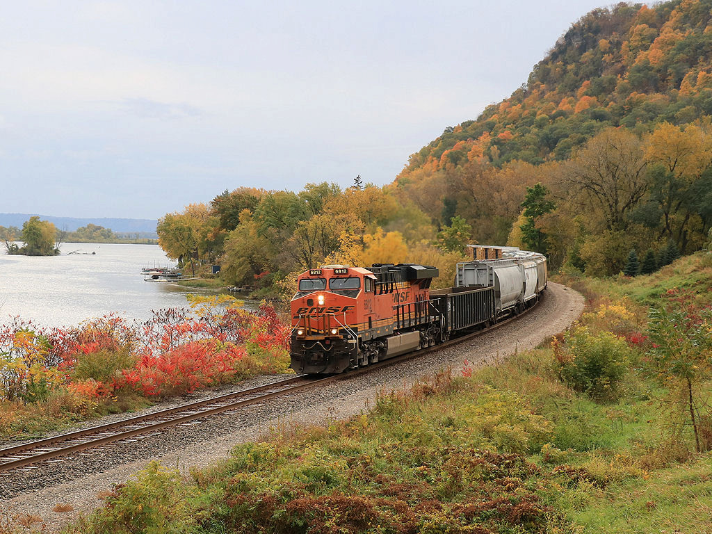 BNSF 6812